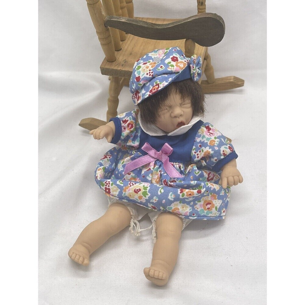 Palm Pal Bean Bag Kids Expression Yawn Licking Face Dolls On Rocking Chair 1996 - Picture 5 of 15